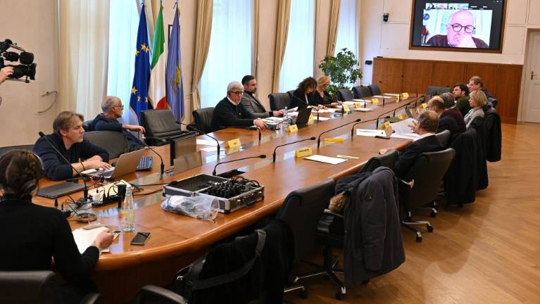 Soglasno za Tabljo, za šolsko komisijo pa presenečenje