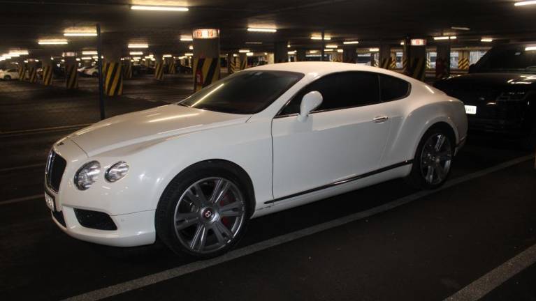 V koprsko pristanišče priplul ukraden bentley