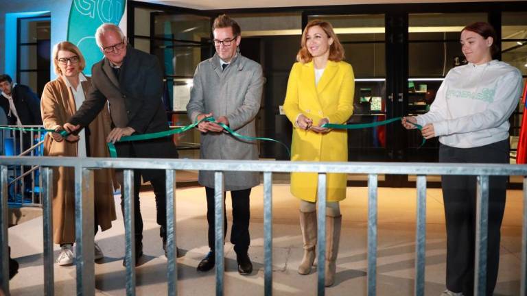 Zgodovino prikazujejo skozi zgodbe ljudi