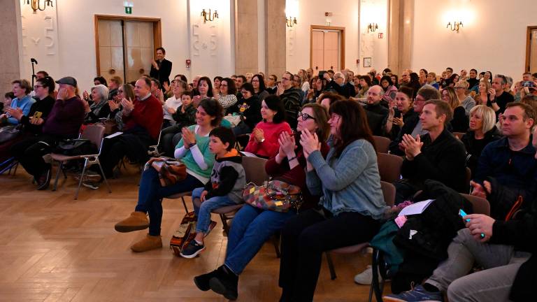 Pesem mladih donela v središču Trsta