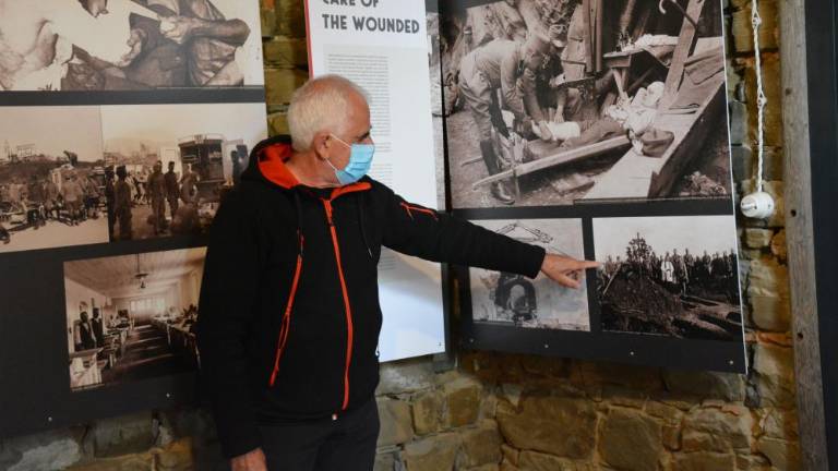 V pokopališki vežici muzej sanitete prve svetovne vojne