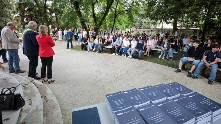 18-letnim Goričanom ustava v štirih jezikih