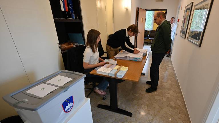 Ob rekordni udeležbi preobrat še na referendumu o RTV prispevku