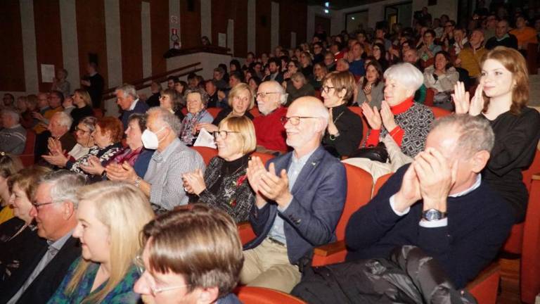 Publiko popeljali na glasbeno in čustveno potovanje Od Nice do Gorice