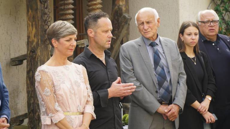 Na domačiji Edija Kebra odprli slovensko kulturno ambasado