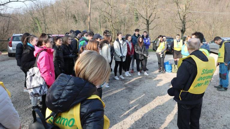 Morje cigaretnih ogorkov