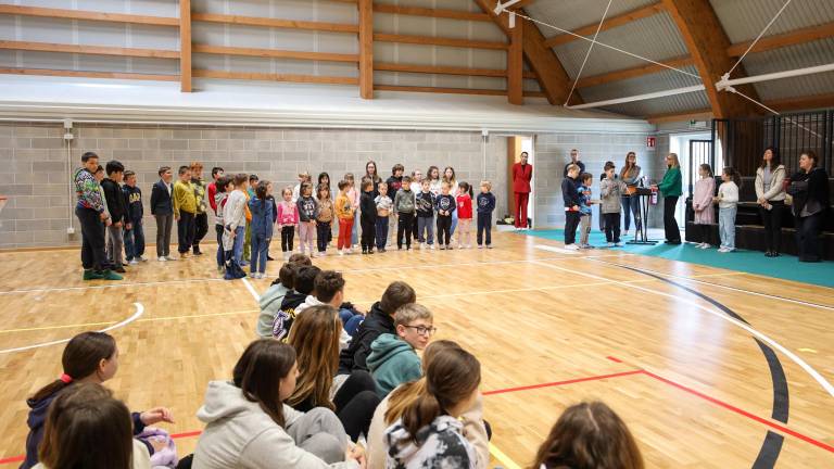 Doberdobski šolarji prvič v prenovljeni telovadnici