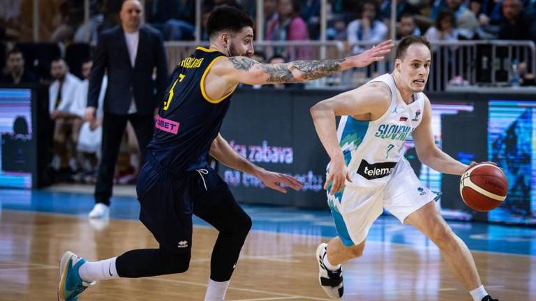 Slovenija začela z zmago