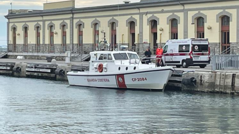 Obalna straža ju je rešila iz vode