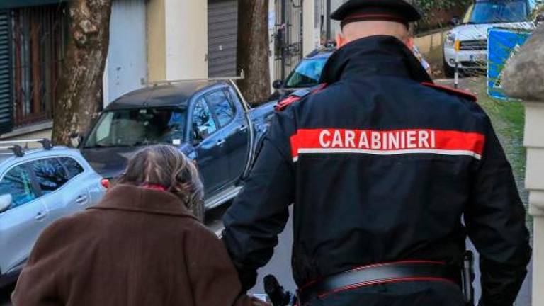 Karabinjerji pomagali starčku v težavah