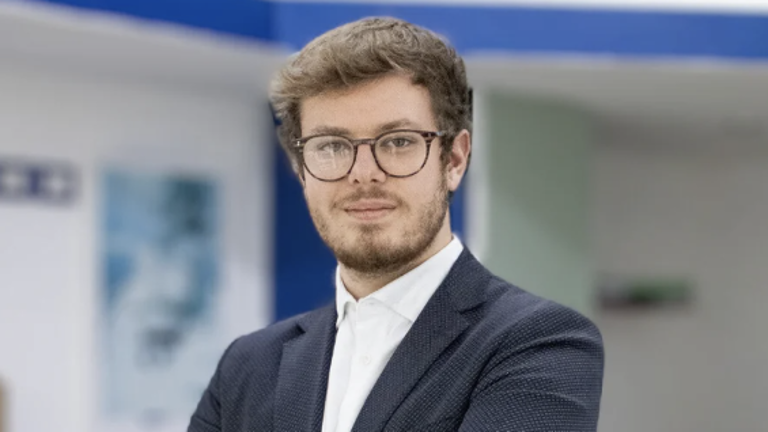 Mladi motorist podlegel poškodbam