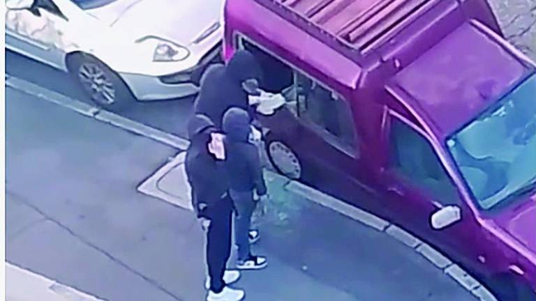 Med Pončano in Svetim Jakobom straši skupina dečkov