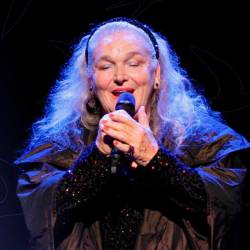 Elda Viler (CANKARJEV DOM)