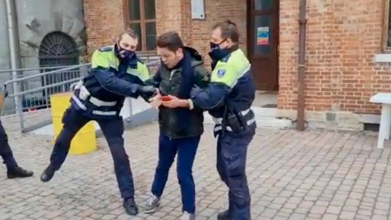 Ugo Rossi bo ostal v hišnem priporu