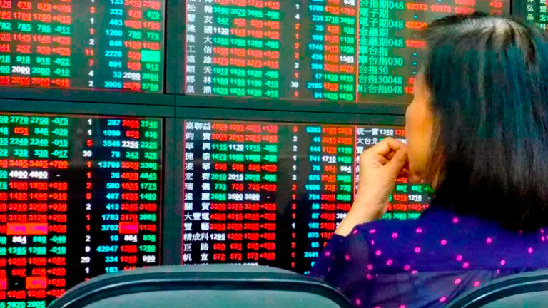 Cene nafte še naprej rastejo, brent nad 110 dolarji