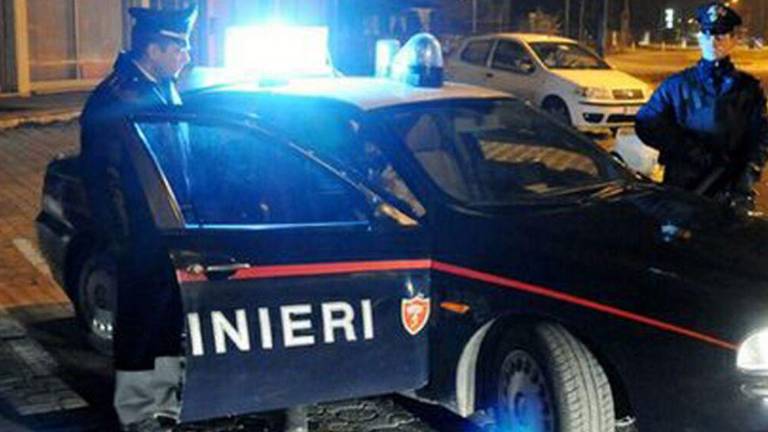 Karabinjerji aretirali moškega, ki je pretepel partnerko