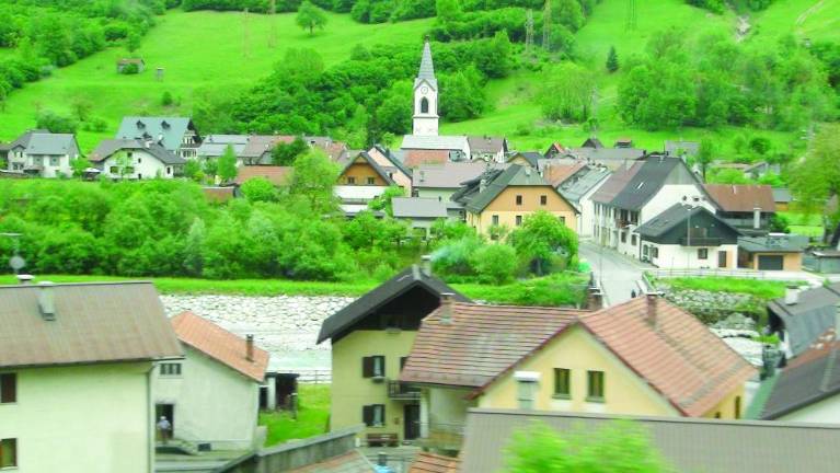 Tablja hoče v območje zaščite