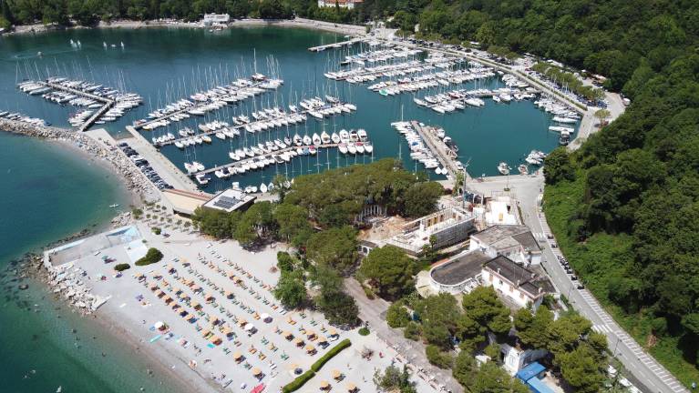 Gostinci v Sesljanskem zalivu iščejo 146 sezonskih delavcev