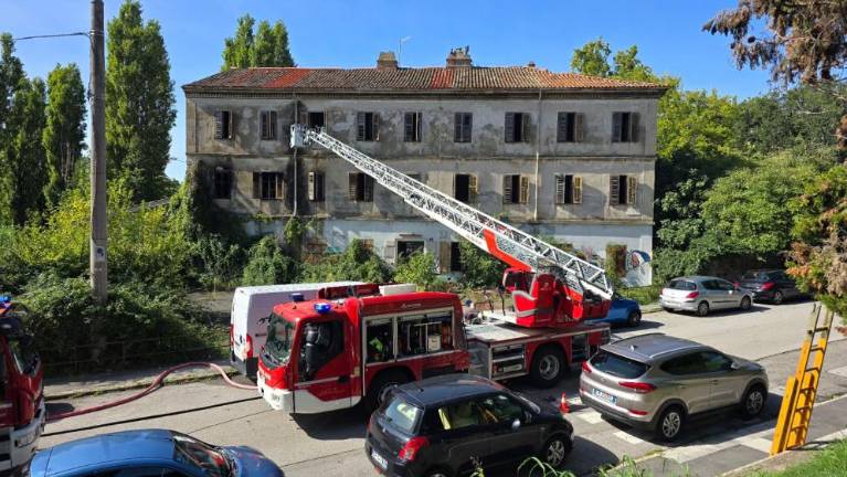 Iz bivše slovenske šole pri Sv. Ani se je vil dim