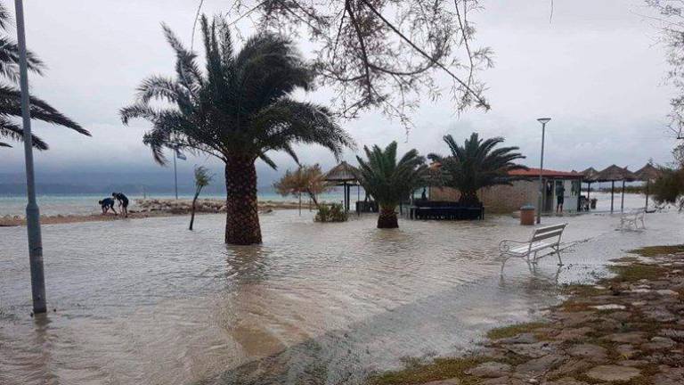 Ciklon, ki se približuje, v Dalmaciji povzročil najhujše letošnje neurje