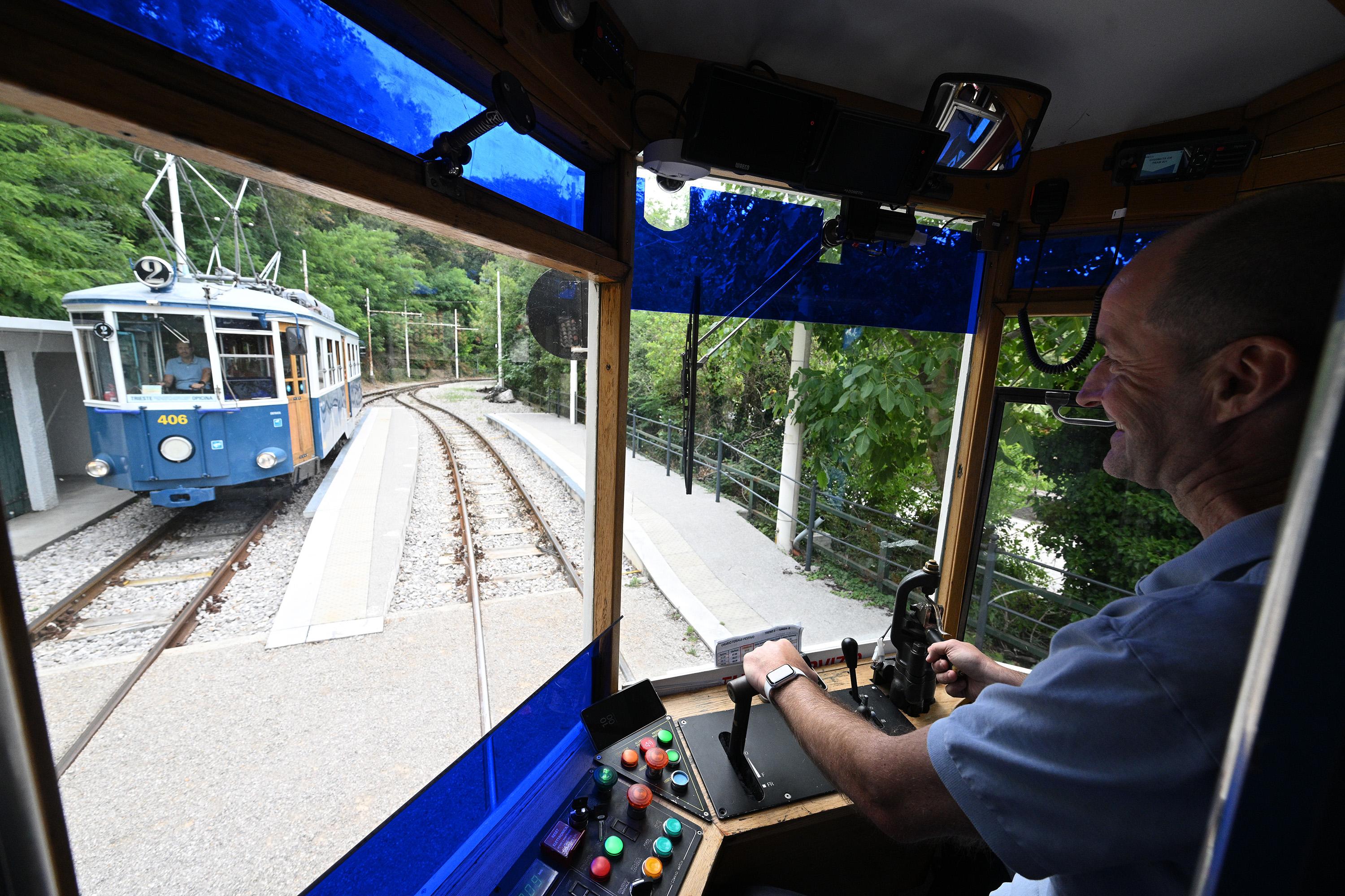 Tramvaj spet vozi