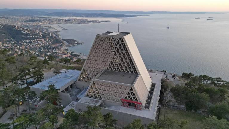 »Formagin« se pogovarja s Tomosovim blokom v Kopru