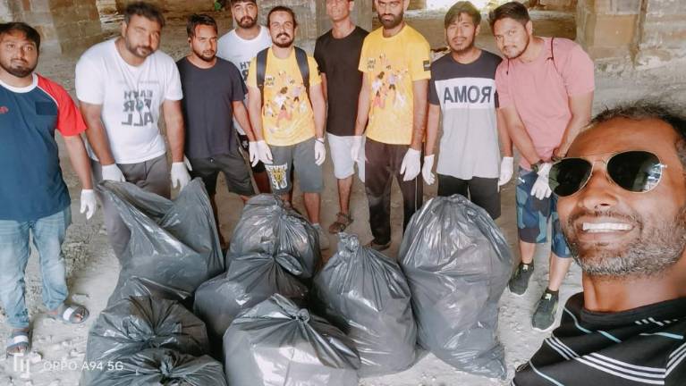 Iz Kanduale odpeljali 25 vreč smeti