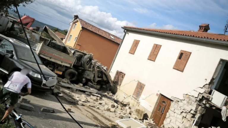 Zaradi nesreče zaprta cesta Bertoki-Sv. Anton