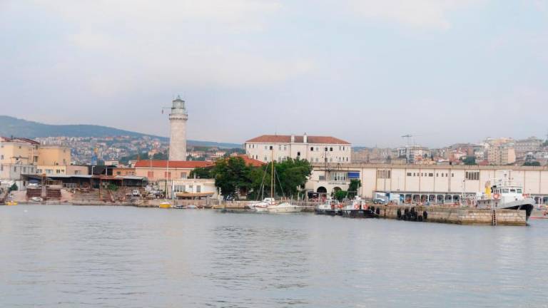 Morski park spet buri duhove