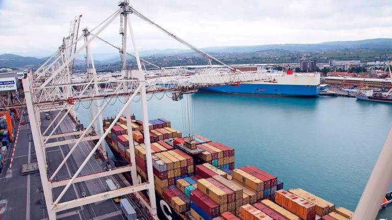 Iz Luke Koper vse več kontejnerjev v Avstrijo