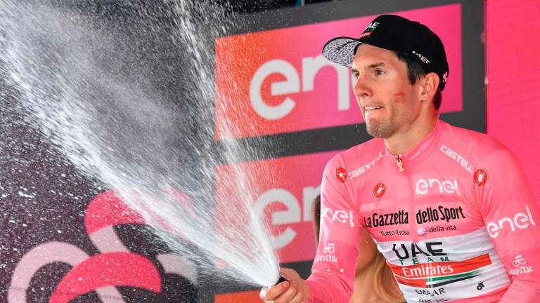 V rožnati majici Jan Polanc