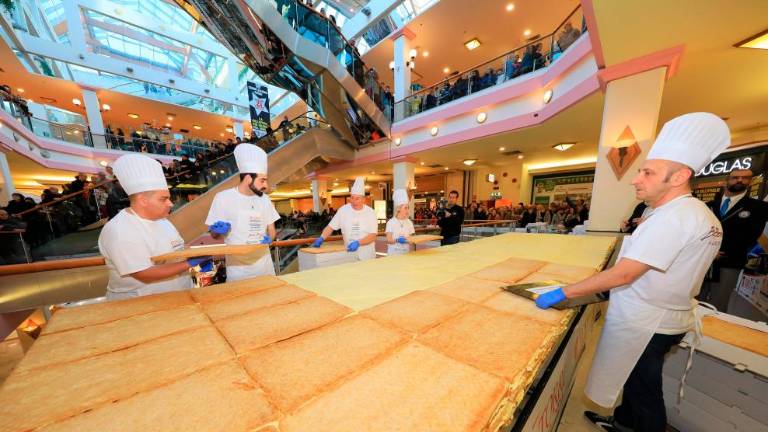 Največja kremšnita na svetu