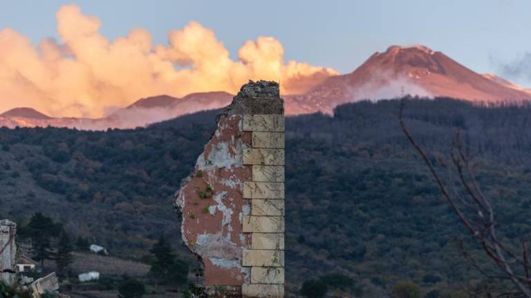 Zaradi Etne 370 ljudi v zasilnih prebivališčih