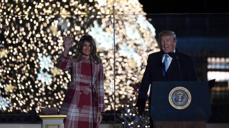 Melania prižgala lučke (foto)