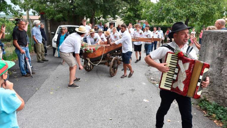 Obudili tradicijo prevoza čupe