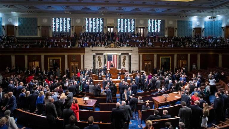 Predstavniški dom kongresa potrdil ustavno obtožbo predsednika Trumpa