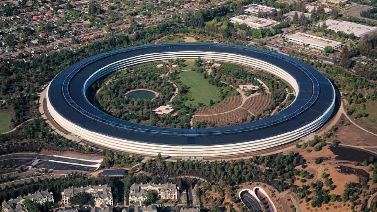 Microsoft prehitel Apple