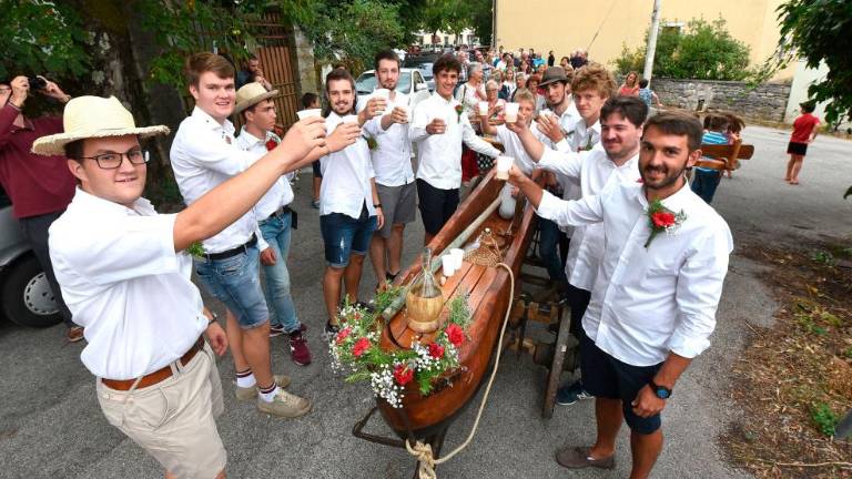 Obudili tradicijo prevoza čupe