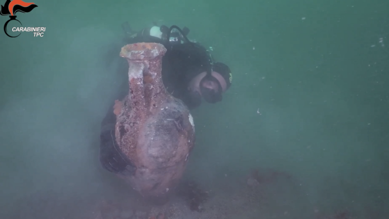 Našli sedem grških amfor in plovilo iz prve svetovne vojne