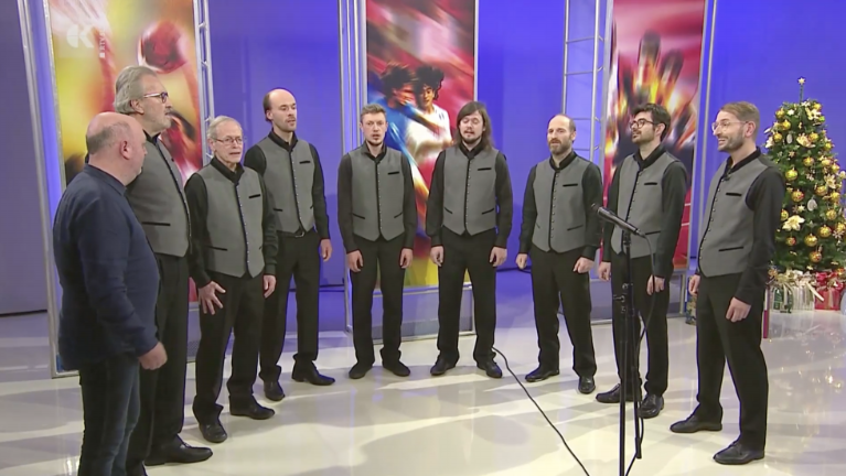 Božični Športel s smučarko Caterino Sinigoi in Barskim oktetom