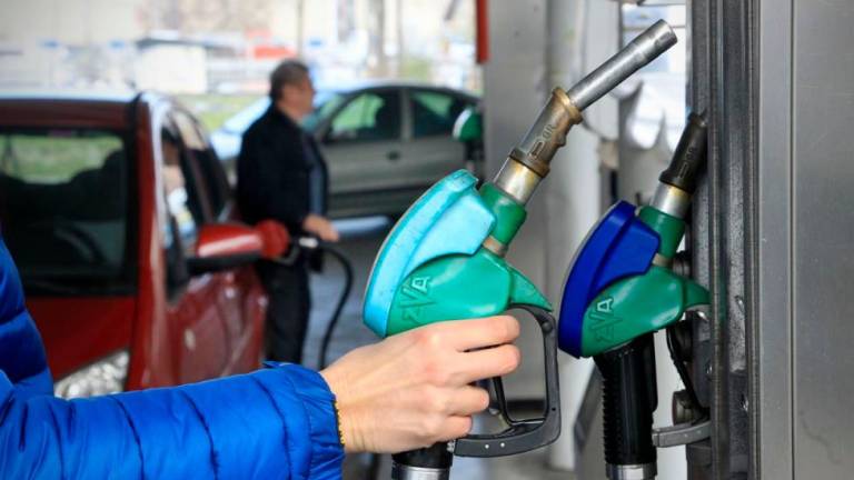 Opolnoči nova podražitev bencina in dizelskega goriva