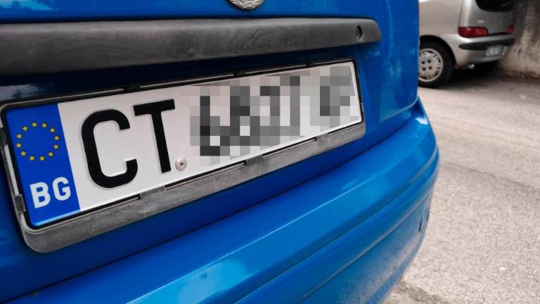 V videmski pokrajini zasegli 15 avtomobilov