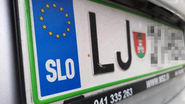 Zaradi navala tujih tablic podvojene čakalne dobe