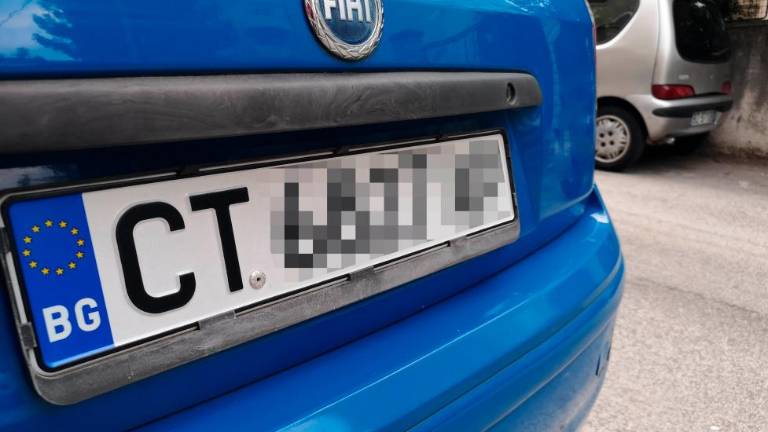 Vsi oglobljeni lastniki izvozili svoje avtomobile iz države