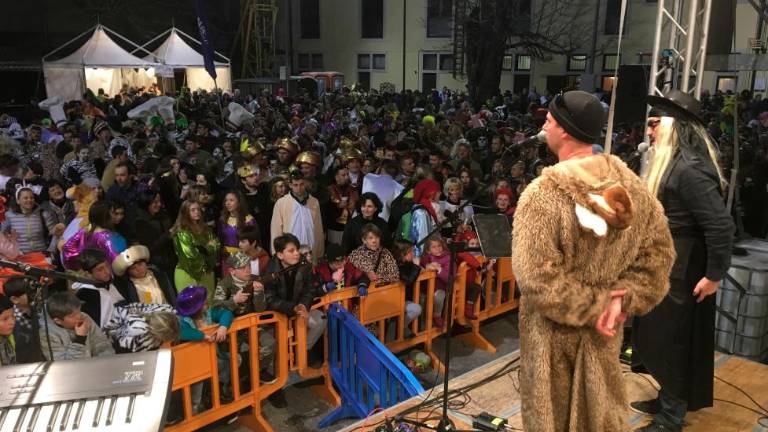 Med vozovi Medjevas-Štivan, med skupinami Bazovica