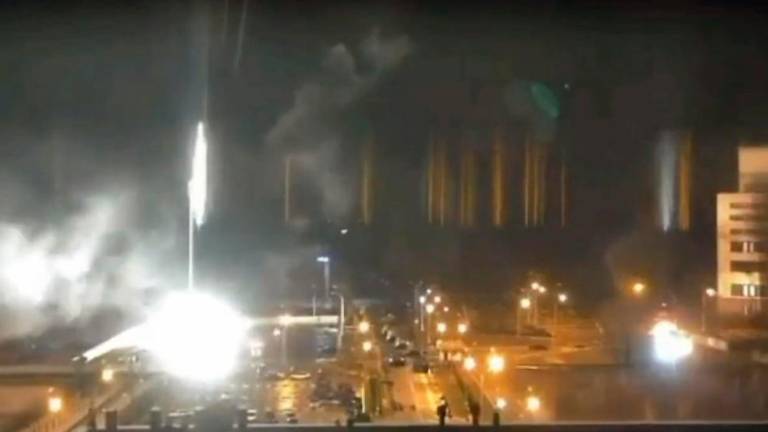 Rusi zavzeli jedrsko elektrarno Zaporožje, ki je ponoči zagorela