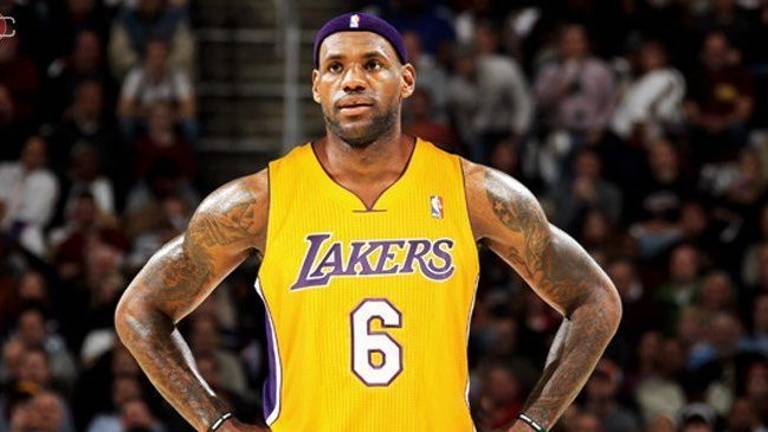 Lebron James signed by Lakers