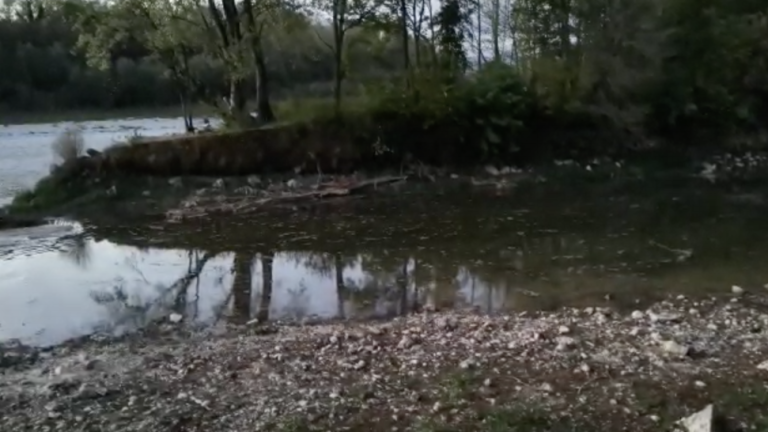 V reki Vipavi pri Sovodnjah spet voda (video)