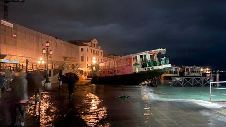 Hude poplave in razdejanje v Benetkah (foto)