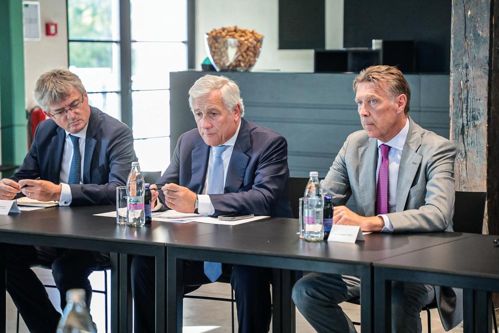 »Paritetni? Tajani je takoj poklical Calderolija, nato pa je kar meni dal telefon«